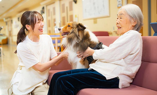 セラピー犬との触れ合いの時間