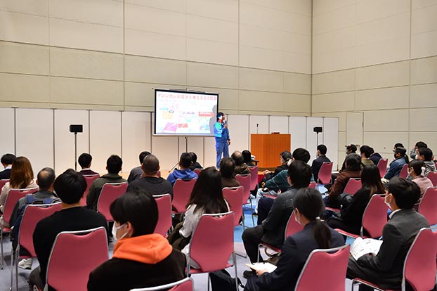 東京カイシャハッケンツアーの様子